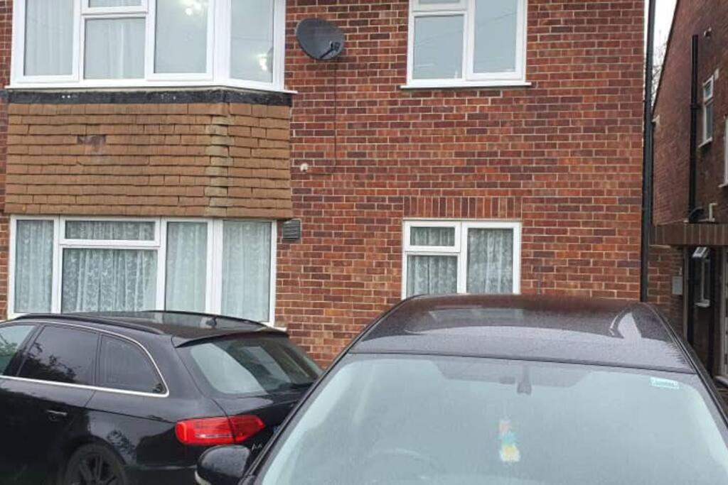 Exquisite And Modern 2 Bed Maisonette ウェスト・ドレイトン、ロンドン エクステリア 写真